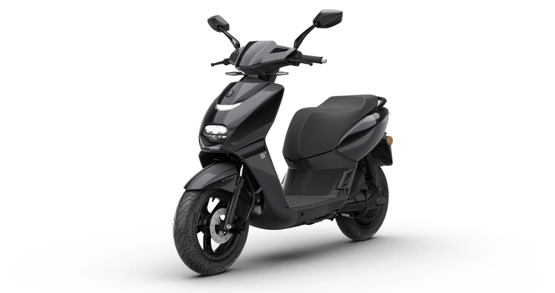 Peugeot e-Kisbee — Pearly Black