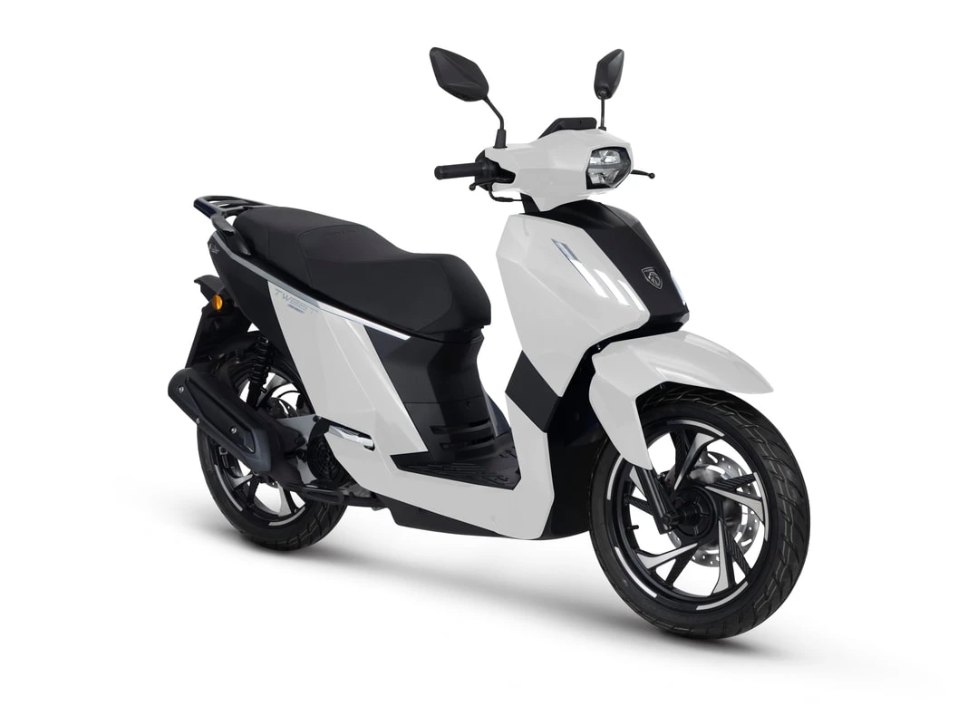 Peugeot Tweet 125 — Antarctica White
